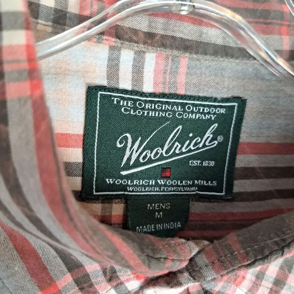 Woolrich Mens Size Medium Plaid Cracked Button Up Short Sleeve Shirt‎ Pockets